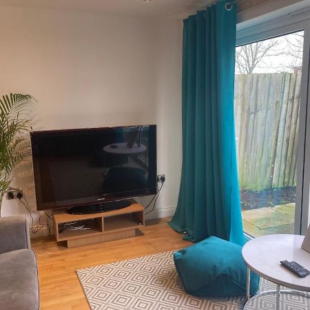Bevendean Beach Hut - Modern 5 Bedroom House, With Parking Hove Extérieur photo