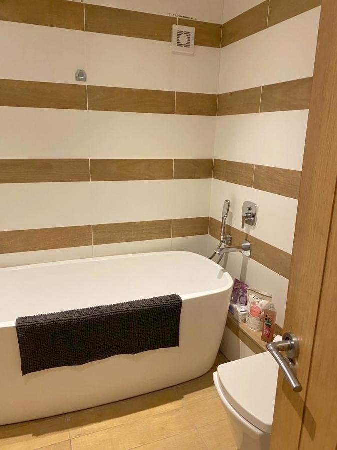 Bevendean Beach Hut - Modern 5 Bedroom House, With Parking Hove Extérieur photo