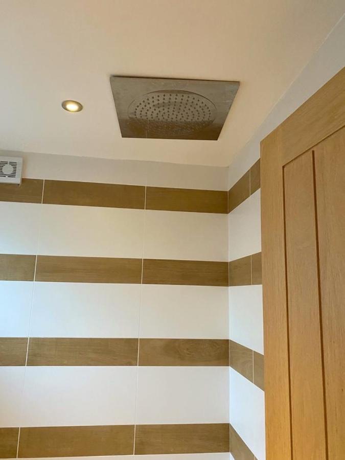 Bevendean Beach Hut - Modern 5 Bedroom House, With Parking Hove Extérieur photo