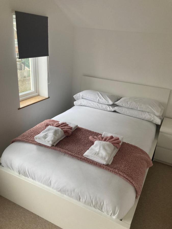 Bevendean Beach Hut - Modern 5 Bedroom House, With Parking Hove Extérieur photo